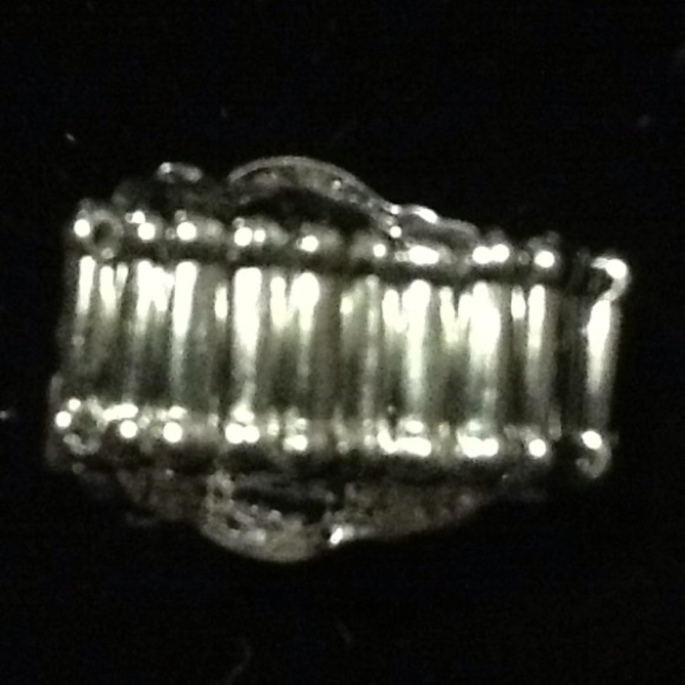 Ring - Picture 3 of 3